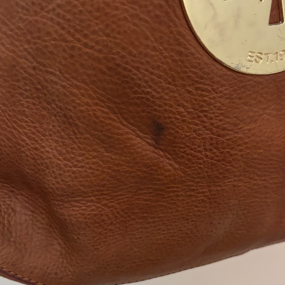 Mulberry Tan Leather Shoulder Bag with Gold Accents - Picture 3 of 12